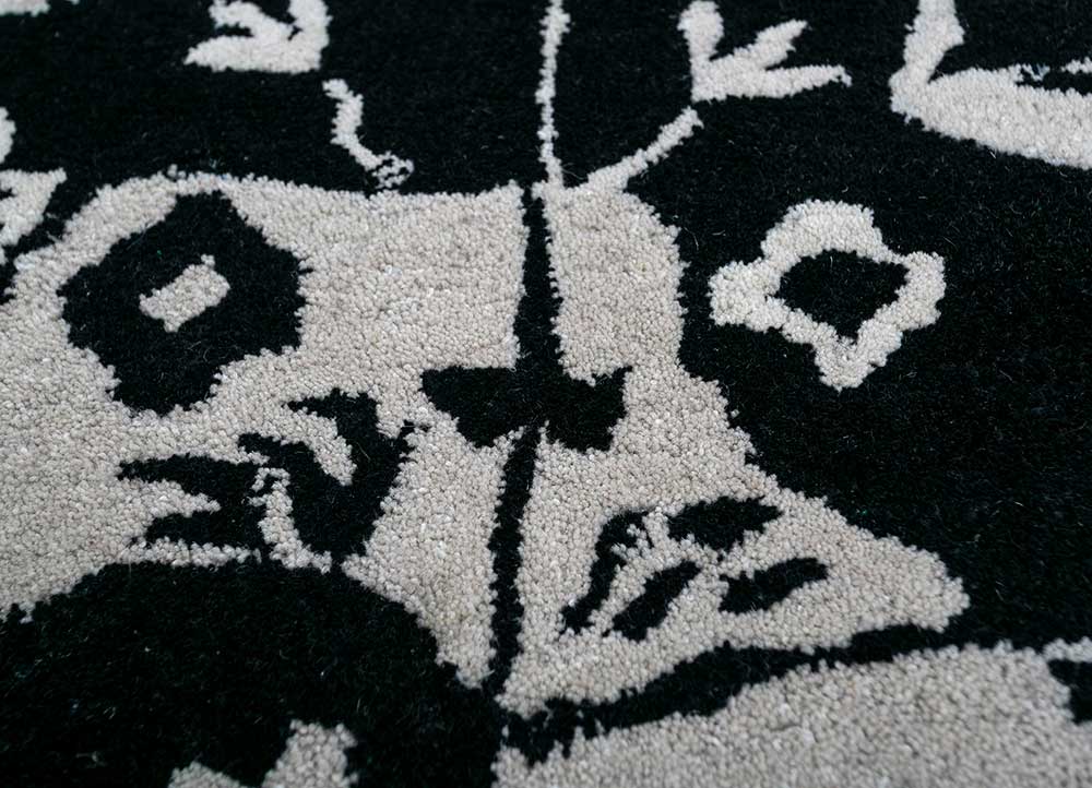 imara grey and black wool and viscose hand tufted Rug - CloseUp