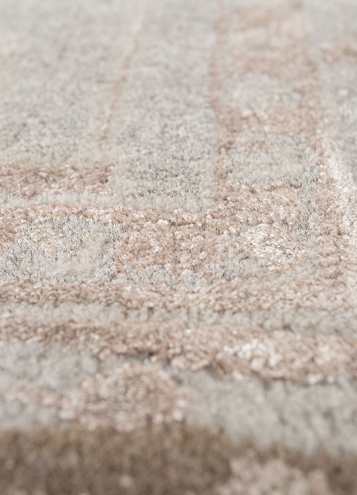 mythos ivory wool and viscose hand tufted Rug - CloseUp