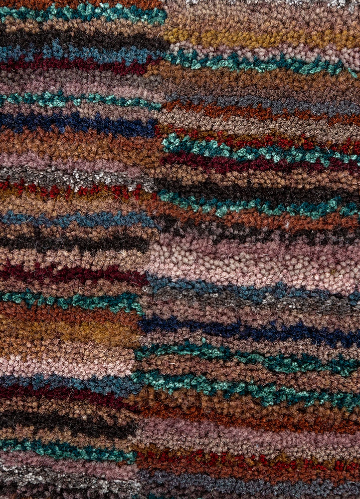 linear pink and purple wool and viscose hand tufted Rug - CloseUp