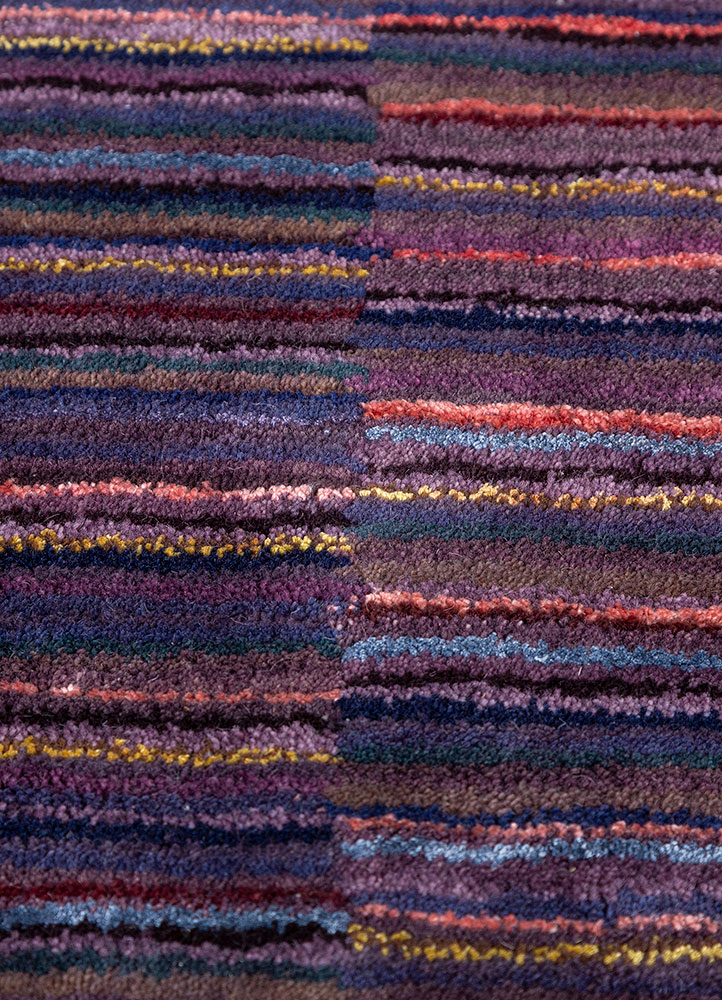 linear pink and purple wool and viscose hand tufted Rug - CloseUp
