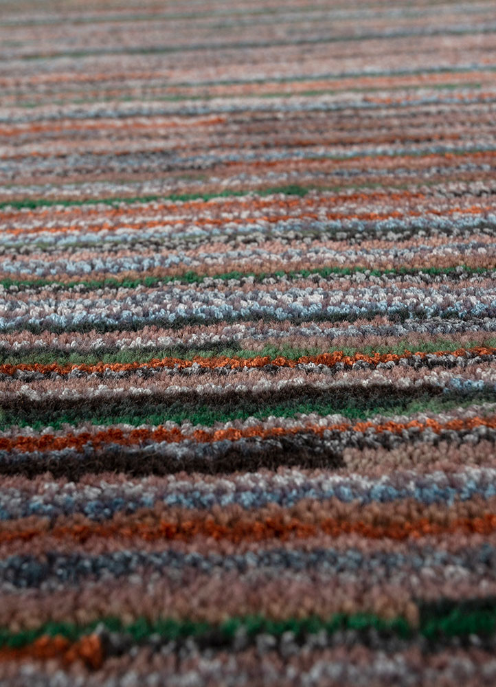 linear beige and brown wool and viscose hand tufted Rug - CloseUp