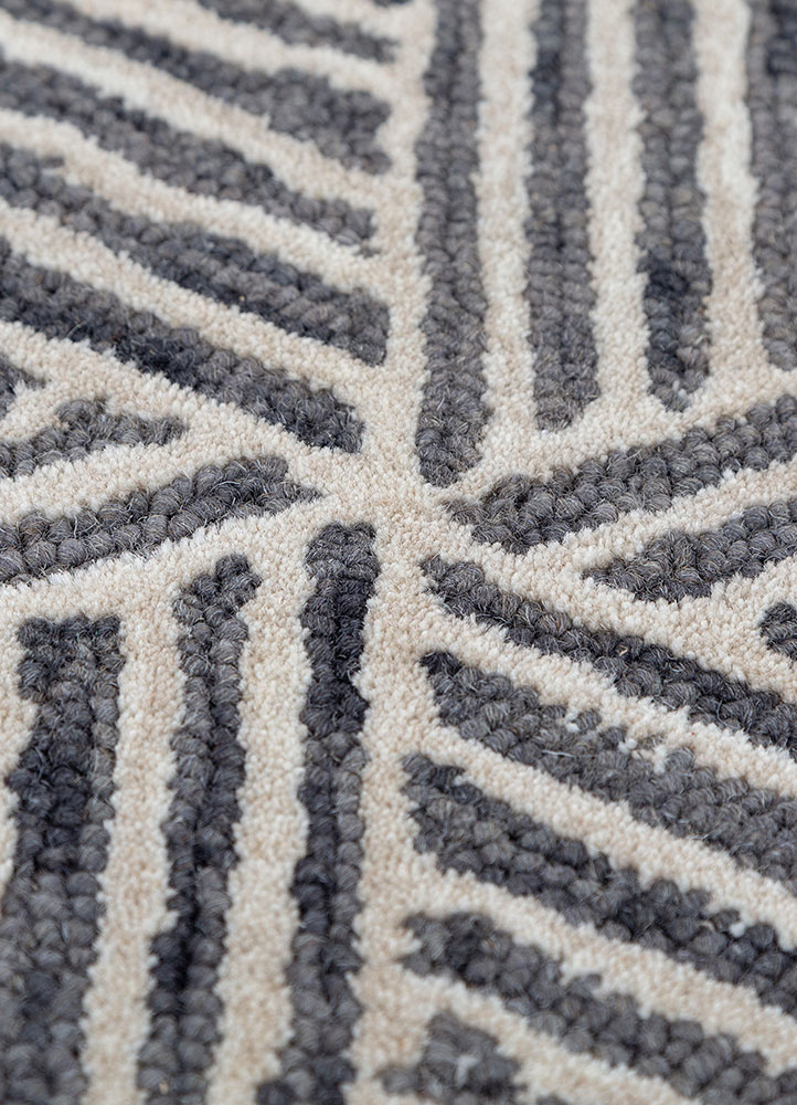pathways grey and black wool hand tufted Rug - CloseUp
