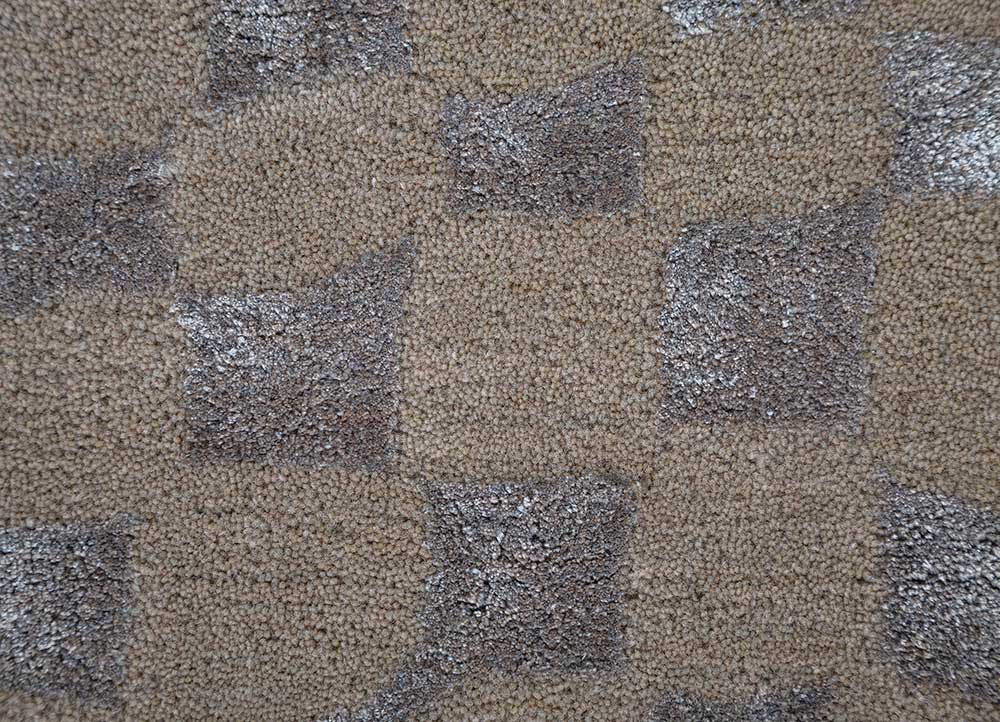linear beige and brown wool and viscose hand tufted Rug - CloseUp