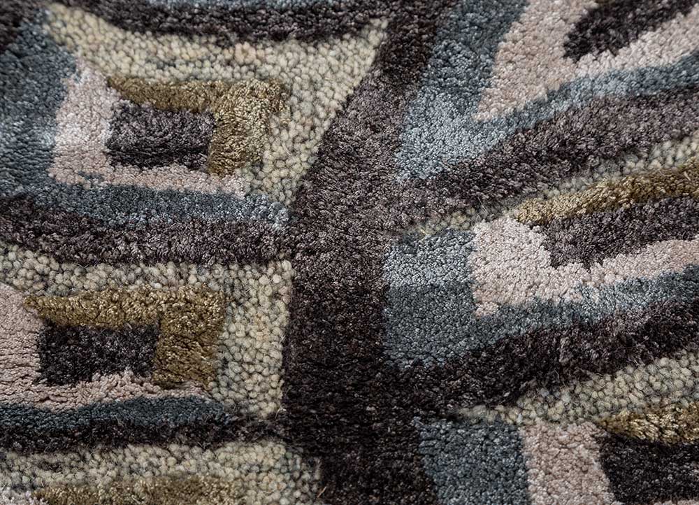linear grey and black wool and viscose hand tufted Rug - CloseUp