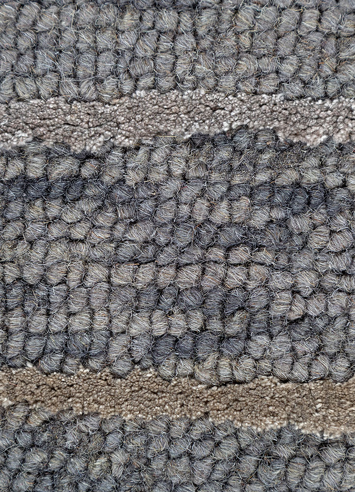 pathways grey and black wool and viscose hand tufted Rug - CloseUp