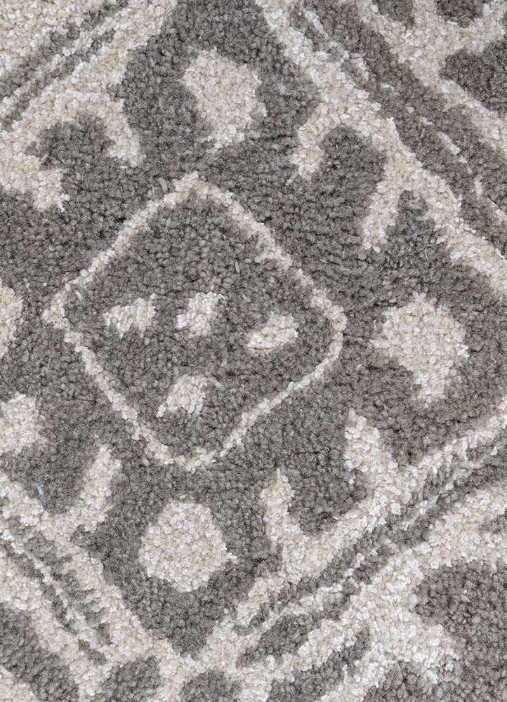 imara grey and black wool and viscose hand tufted Rug - CloseUp