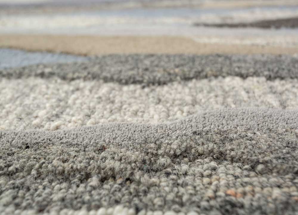 linear grey and black wool hand tufted Rug - CloseUp