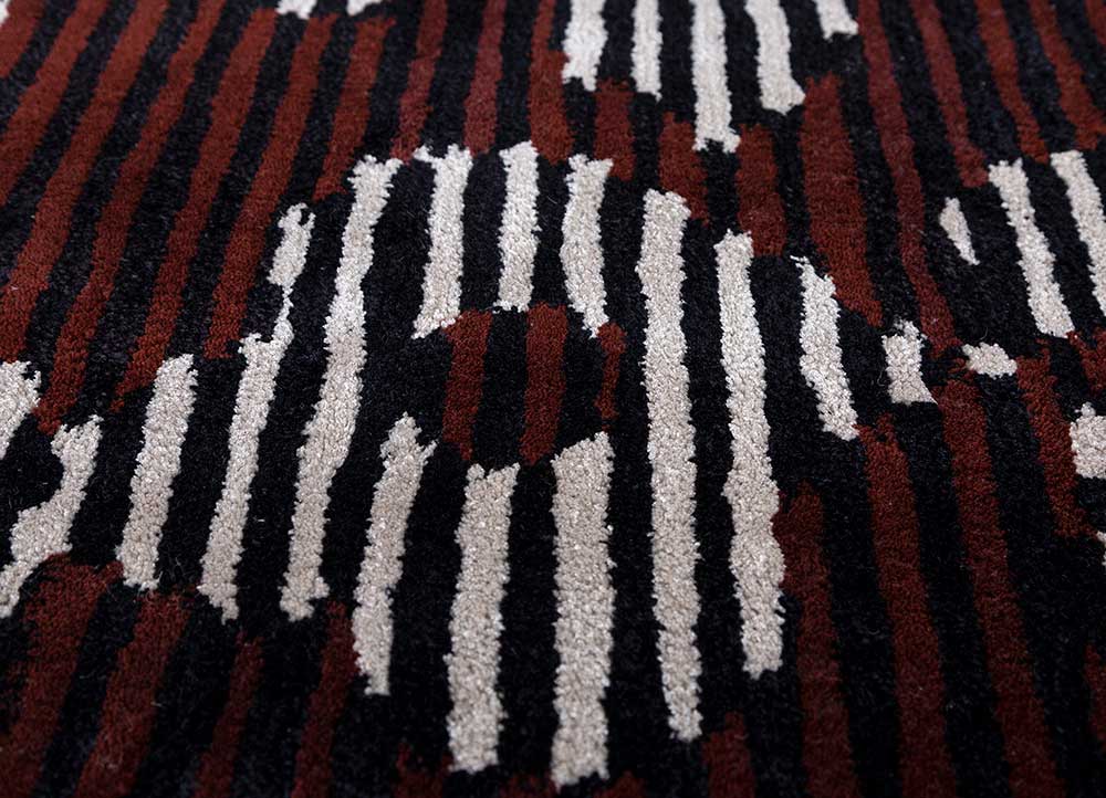 hacienda grey and black wool and viscose hand tufted Rug - CloseUp
