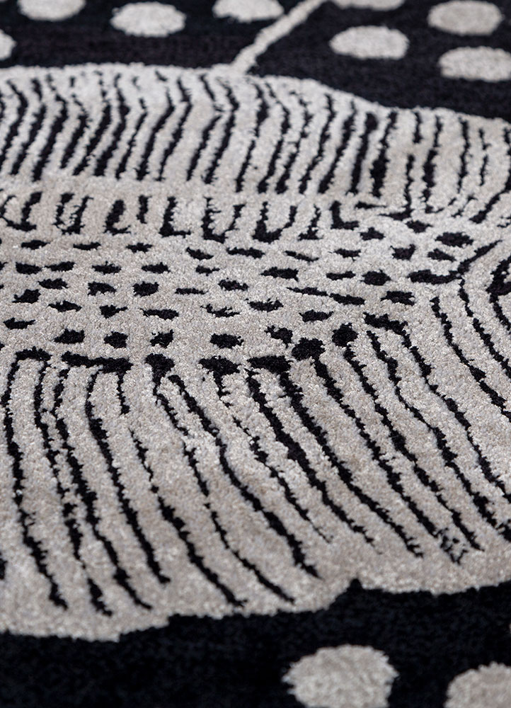 hacienda grey and black wool and viscose hand tufted Rug - CloseUp