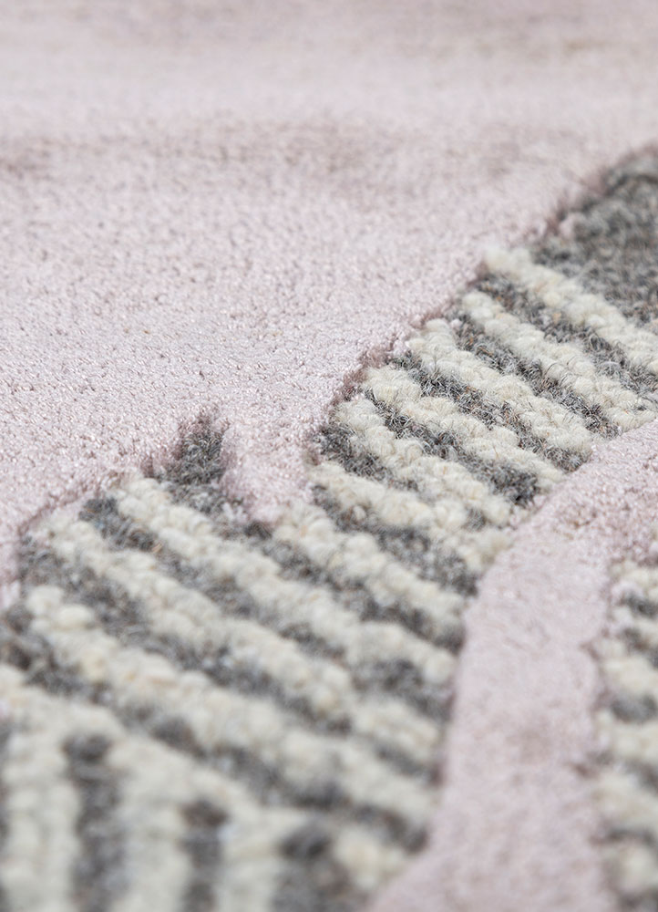 pathways grey and black wool and viscose hand tufted Rug - CloseUp