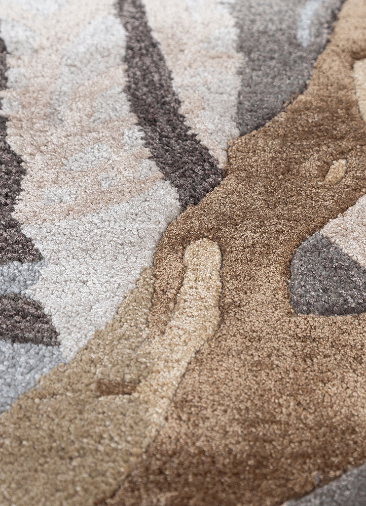 aurelia grey and black wool and viscose hand tufted Rug - CloseUp