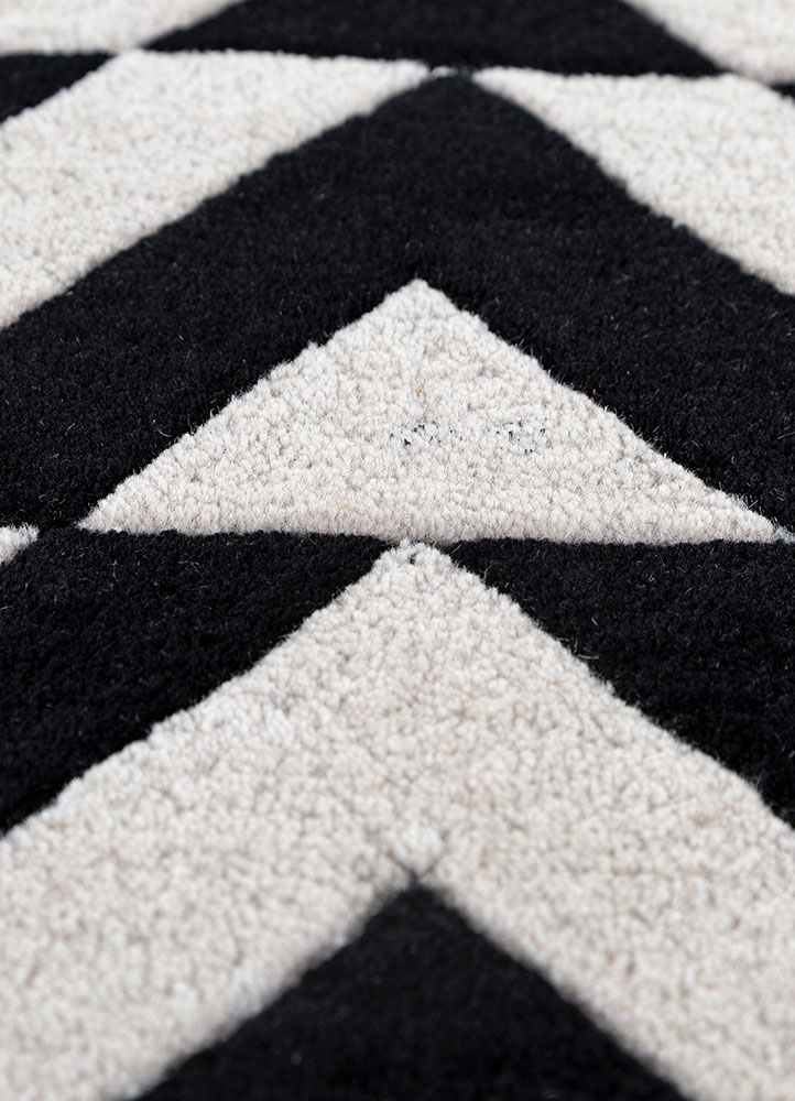 adrift grey and black wool hand tufted Rug - CloseUp