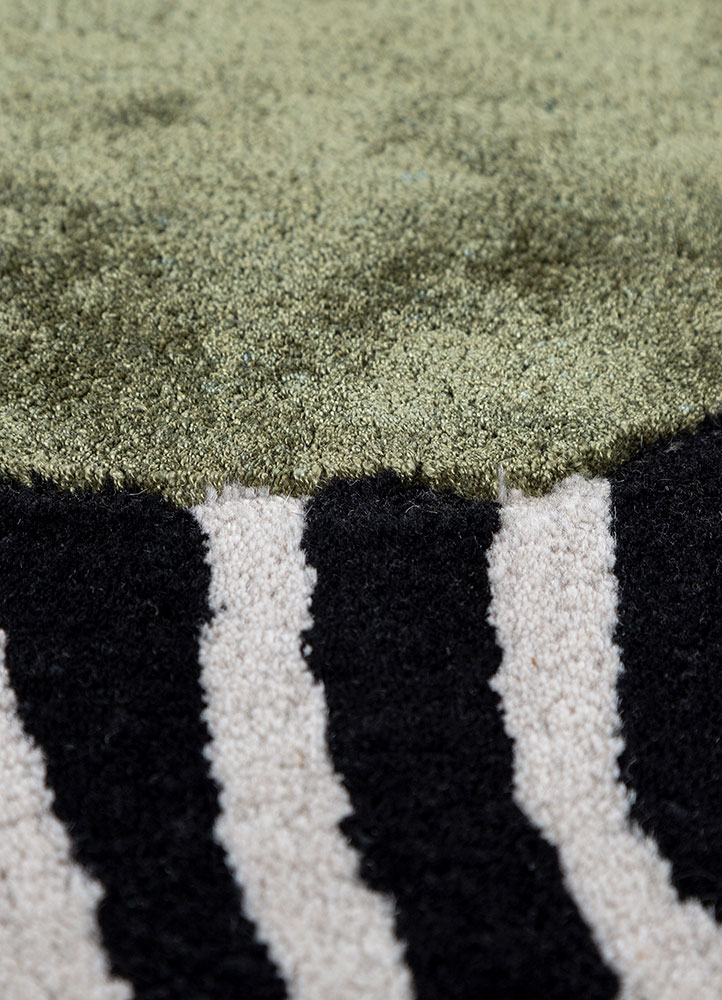 adrift grey and black wool and viscose hand tufted Rug - CloseUp