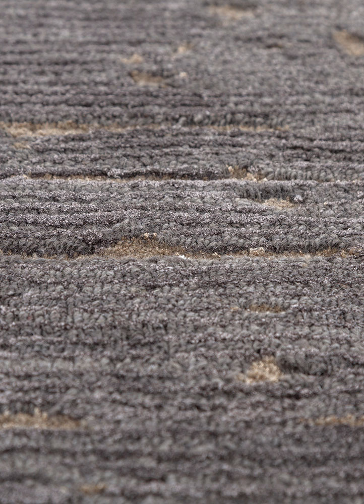 white noise grey and black wool and viscose hand tufted Rug - CloseUp