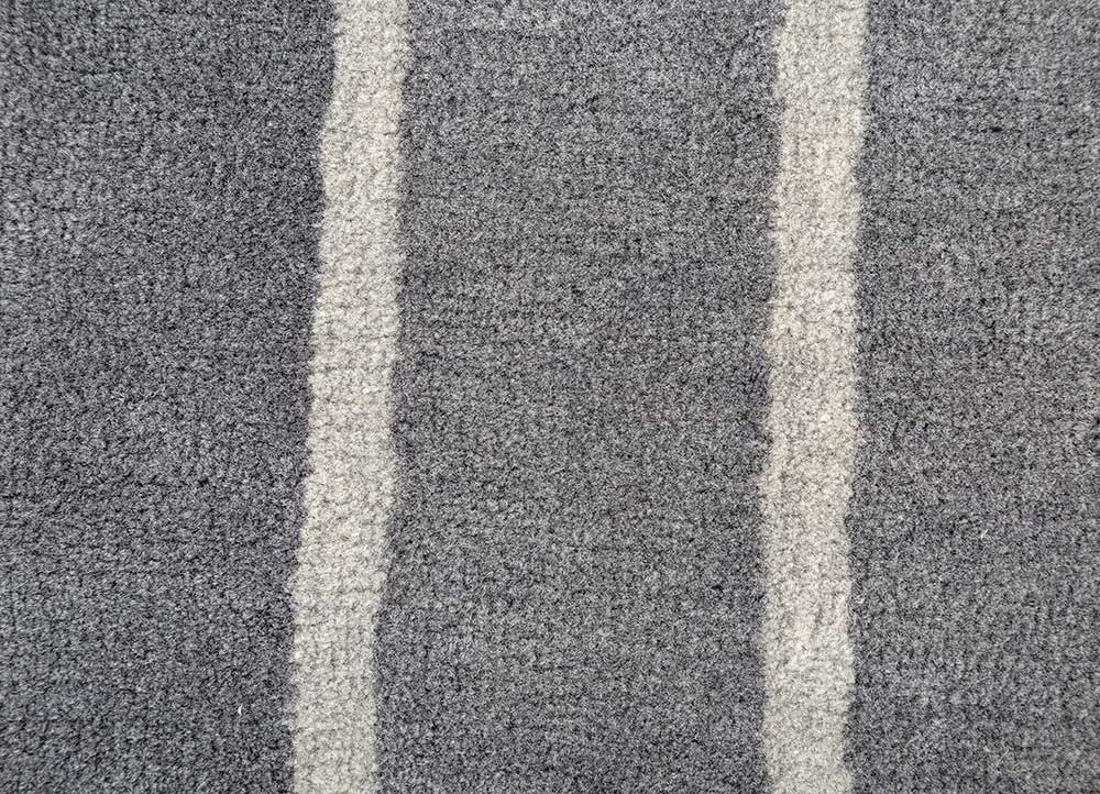 chroma grey and black wool hand tufted Rug - CloseUp