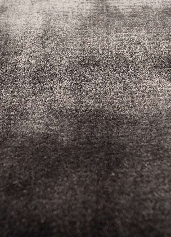 cera grey and black viscose hand tufted Rug - CloseUp