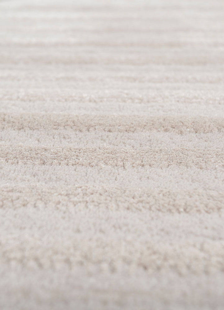 pathways grey and black wool and viscose  Rug - CloseUp