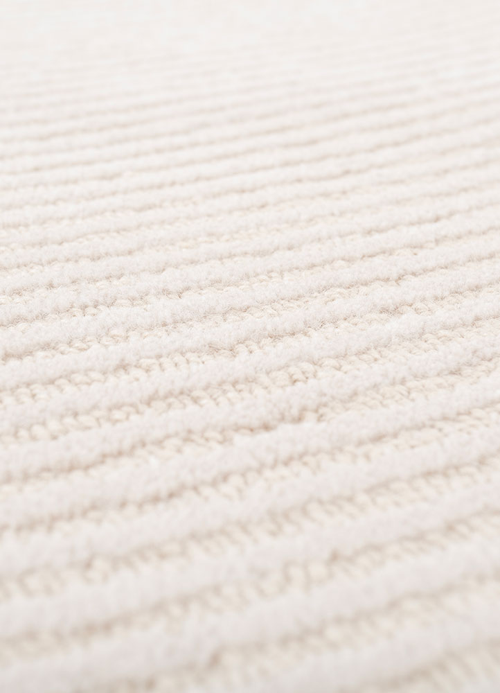 pathways ivory wool and viscose hand tufted Rug - CloseUp