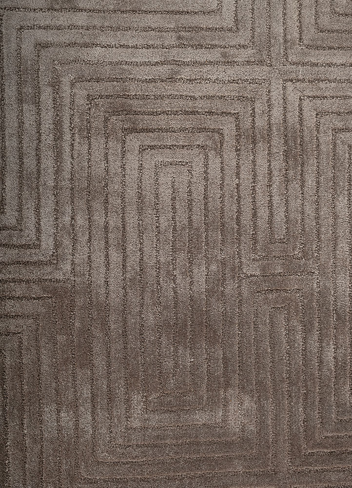 cera grey and black viscose hand tufted Rug - CloseUp