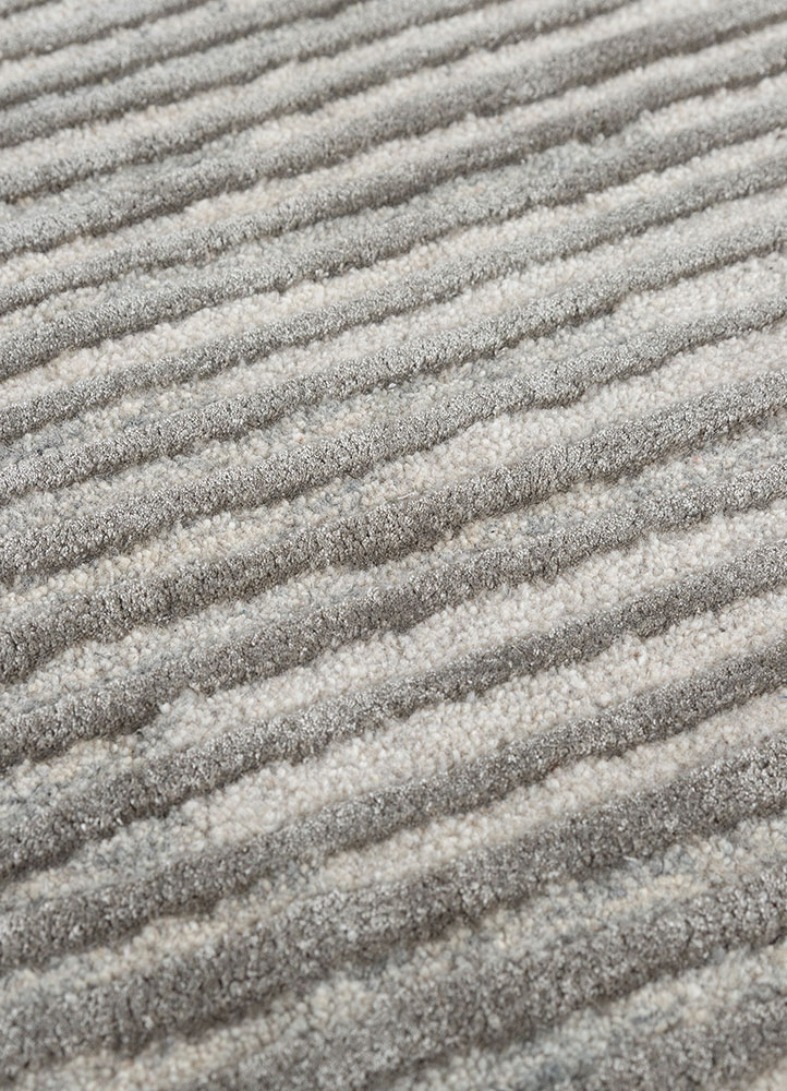 infini blue wool and viscose hand tufted Rug - CloseUp