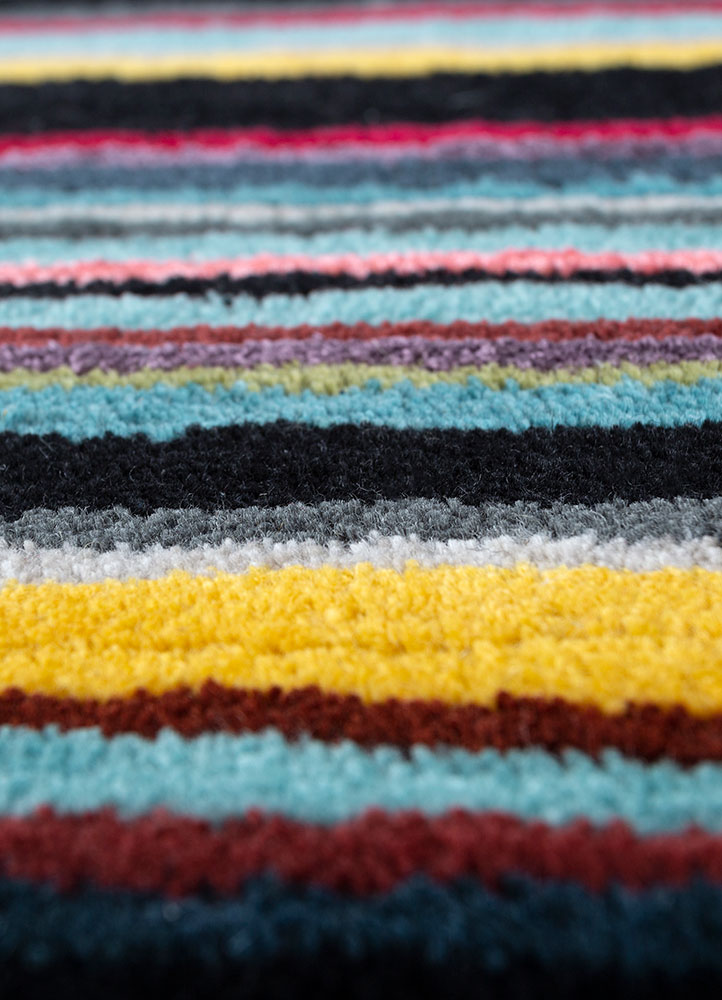 linear multi wool and viscose hand tufted Rug - CloseUp