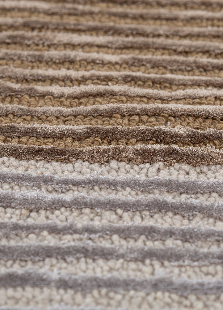 pathways grey and black wool and viscose hand tufted Rug - CloseUp
