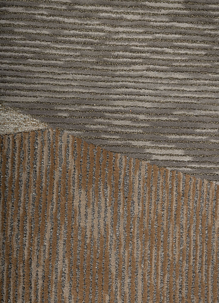 pathways grey and black wool and viscose hand tufted Rug - CloseUp