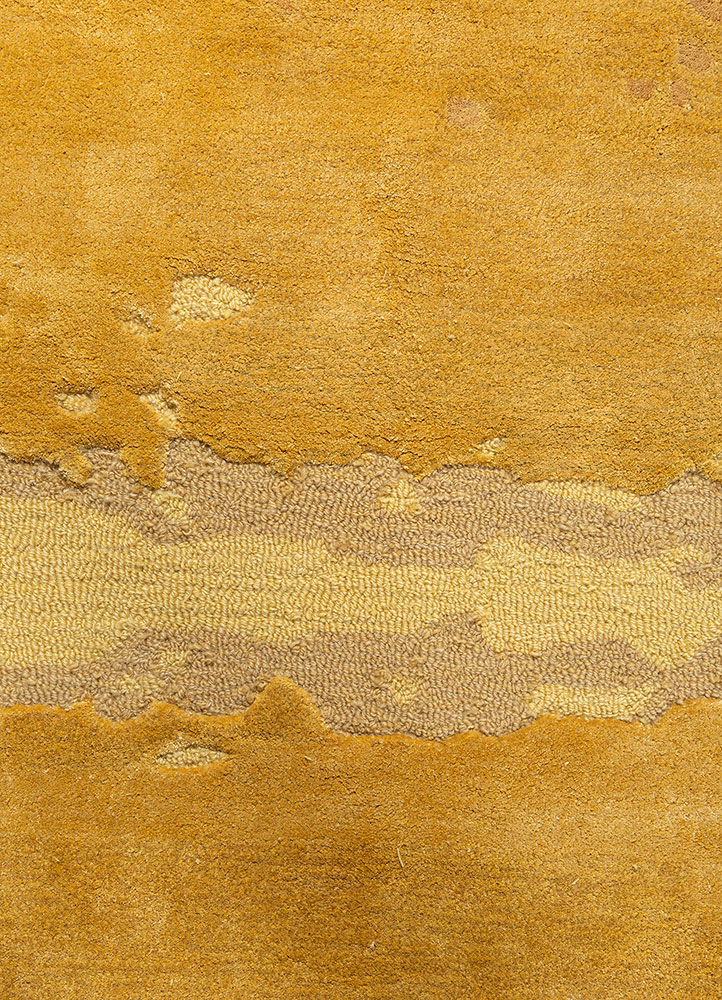 white noise gold wool and viscose hand tufted Rug - CloseUp
