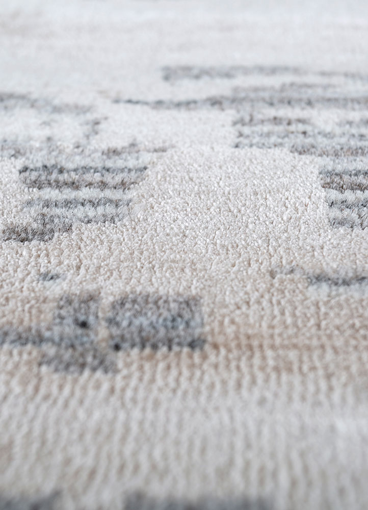 bespoke sile grey and black wool and viscose hand loom Rug - CloseUp