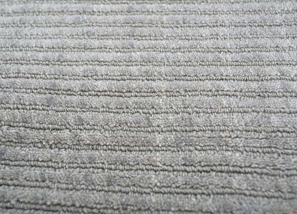 basis grey and black wool and viscose hand loom Rug - CloseUp