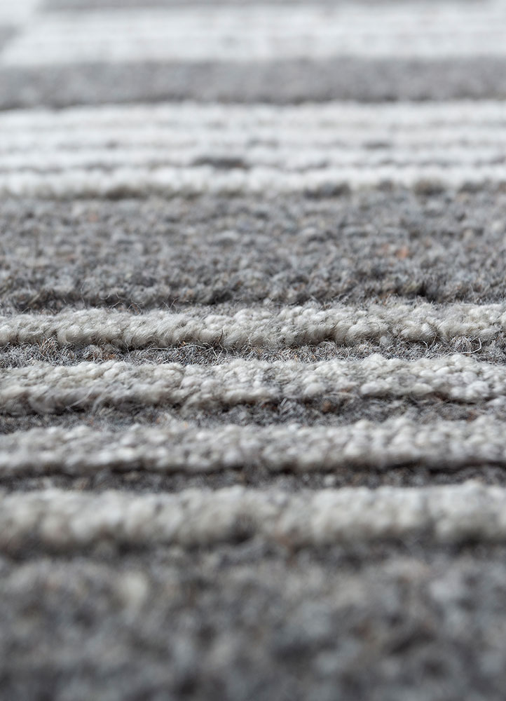 basis grey and black wool and viscose hand loom Rug - CloseUp