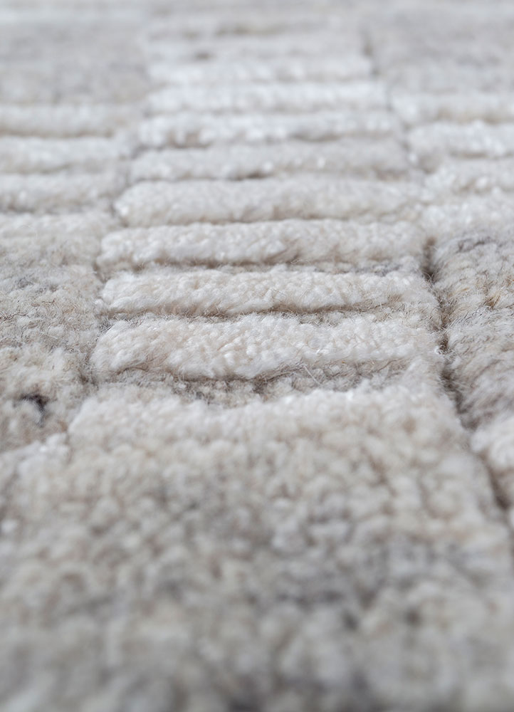 basis beige and brown wool hand loom Rug - CloseUp
