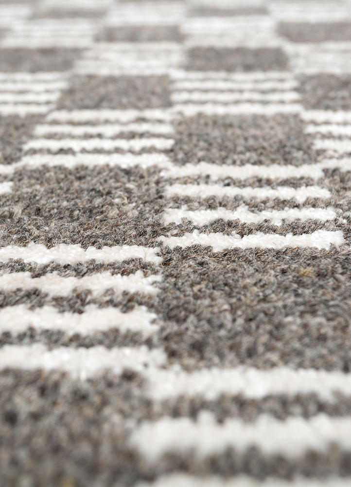 basis grey and black wool hand loom Rug - CloseUp