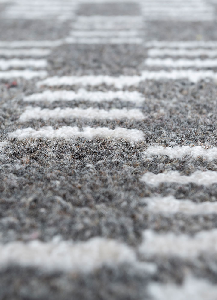basis grey and black wool hand loom Rug - CloseUp