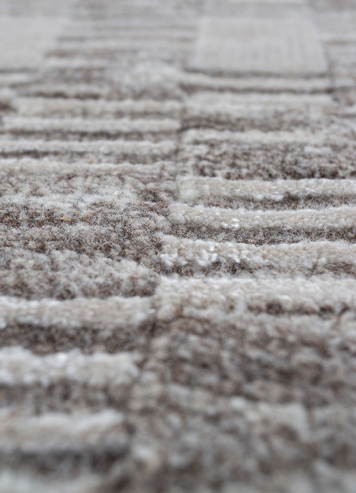basis beige and brown wool hand loom Rug - CloseUp