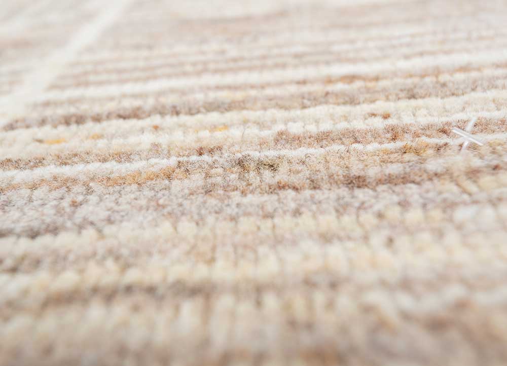 manifest beige and brown wool hand knotted Rug - CloseUp