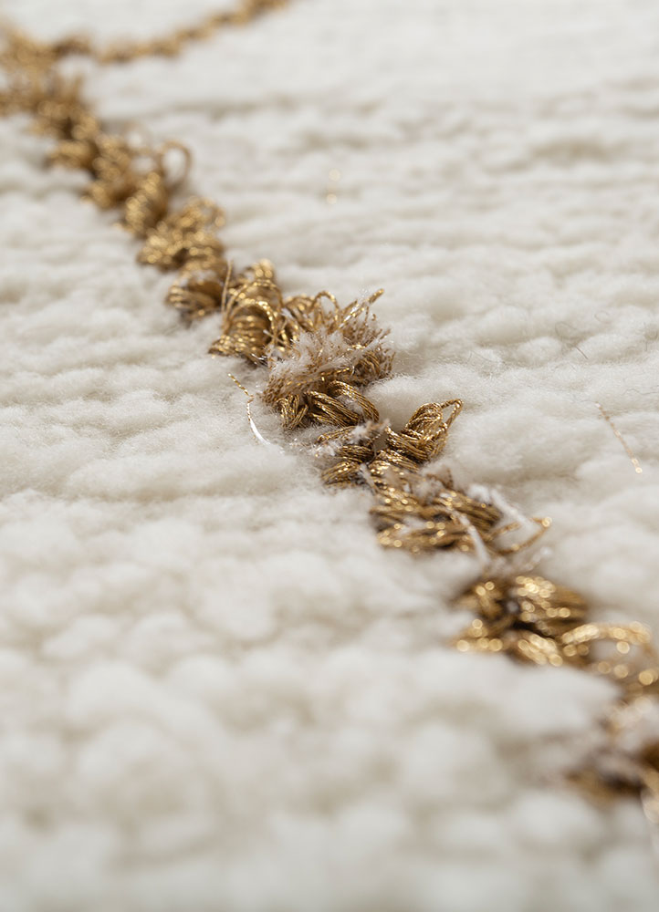 aprezo ivory wool hand loom Rug - CloseUp