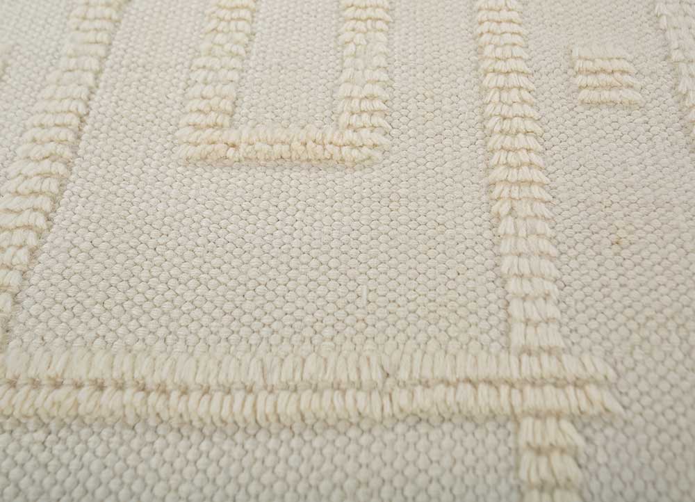 zuri ivory wool hand knotted Rug - CloseUp