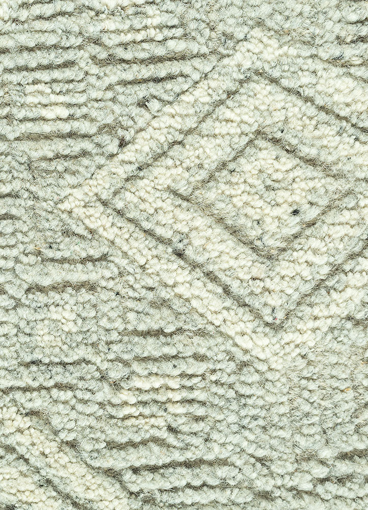 manifest ivory wool hand knotted Rug - CloseUp