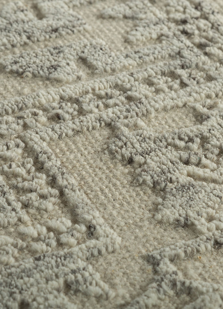 manifest beige and brown wool hand knotted Rug - CloseUp