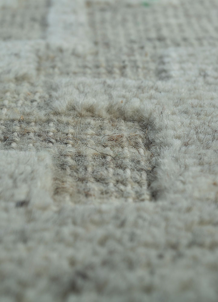 zuri ivory wool hand knotted Rug - CloseUp