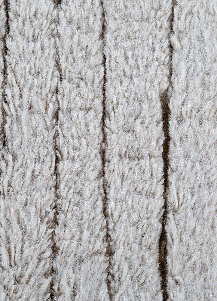 manifest ivory wool hand knotted Rug - CloseUp