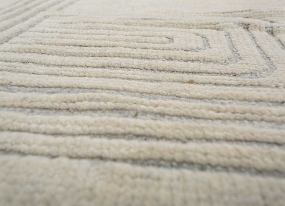 zuri ivory wool hand knotted Rug - CloseUp