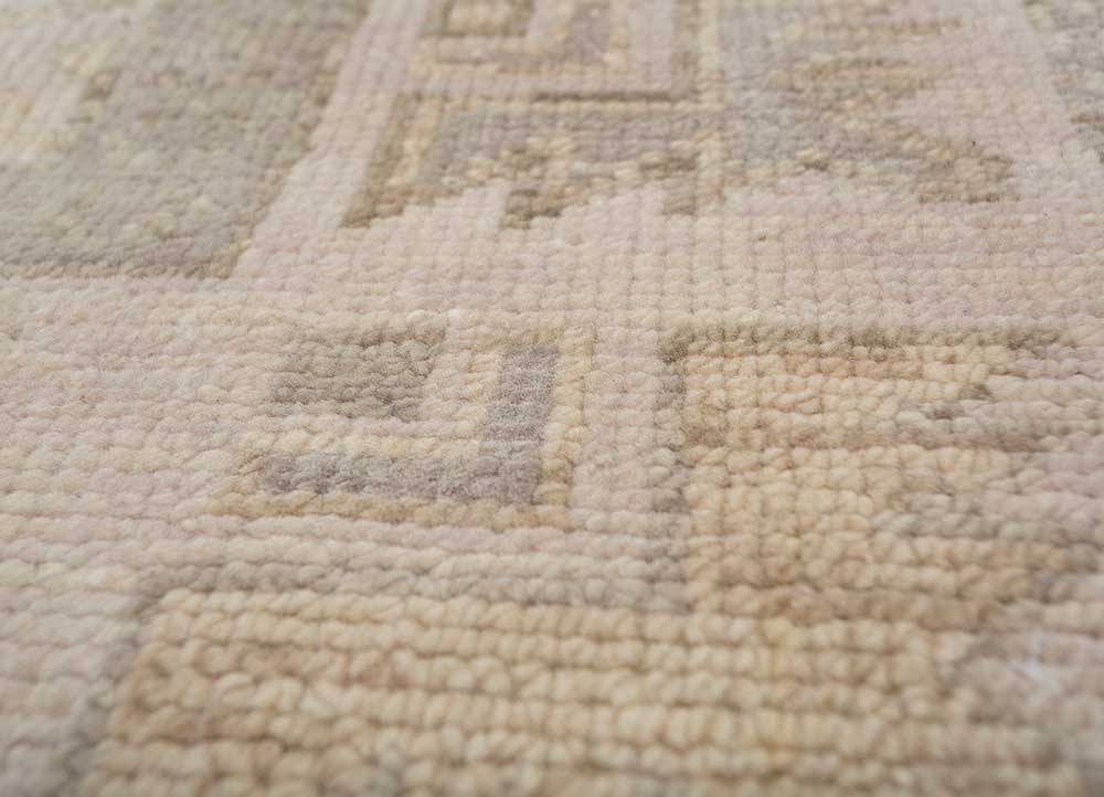 thyme ivory wool hand knotted Rug - CloseUp