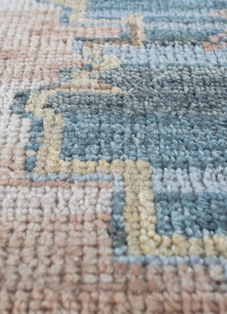 viscaya gold wool hand knotted Rug - CloseUp