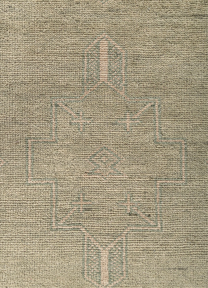 aprezo green wool hand knotted Rug - CloseUp