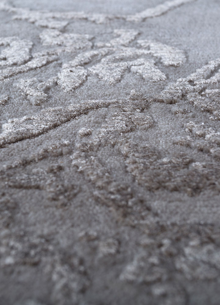 azalea grey and black wool and bamboo silk hand knotted Rug - CloseUp