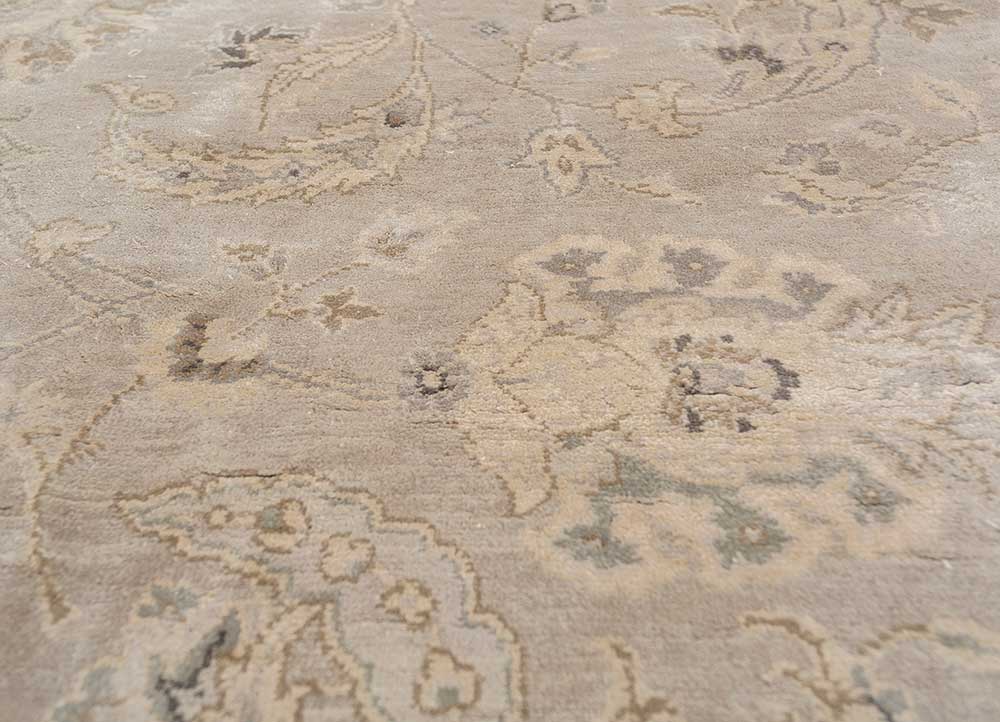 gulmarg grey and black silk hand knotted Rug - CloseUp