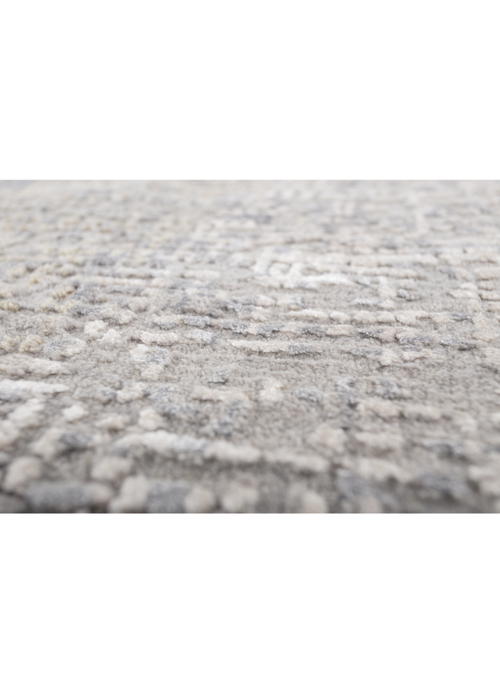 uvenuti grey and black wool and bamboo silk hand knotted Rug - CloseUp
