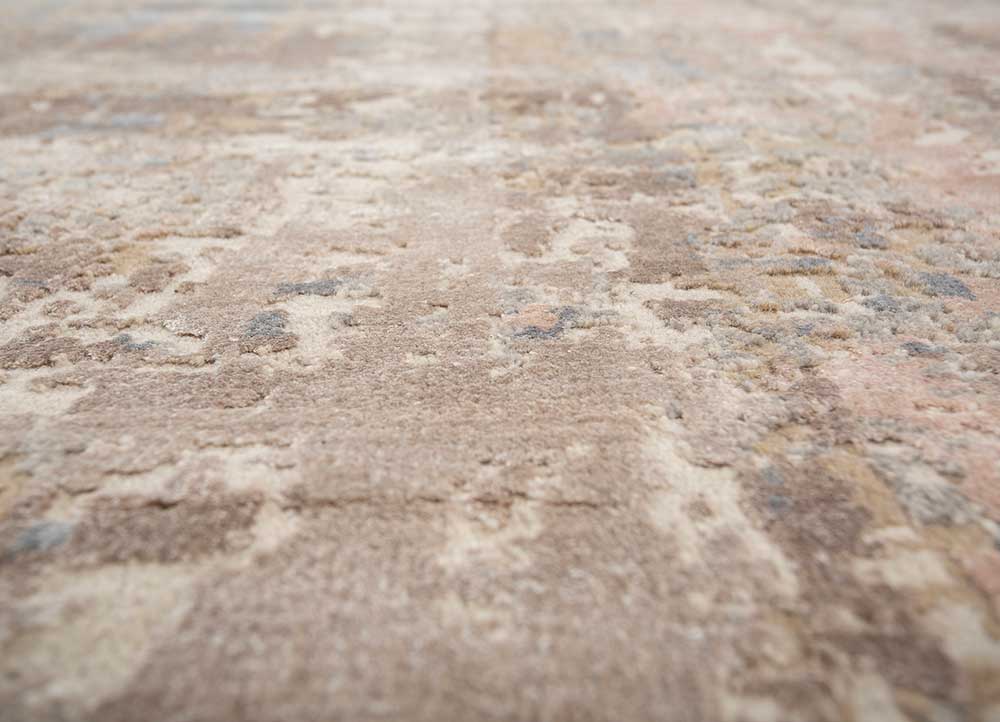 uvenuti ivory wool and bamboo silk hand knotted Rug - CloseUp